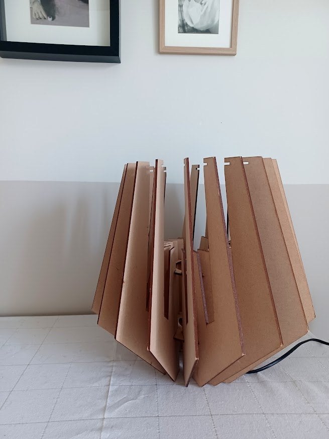 Van Tjalle en Jasper Spot-nik design lamp hout mdf., Gebruikt, Sfeerlamp, 34 cm, E27 (groot)