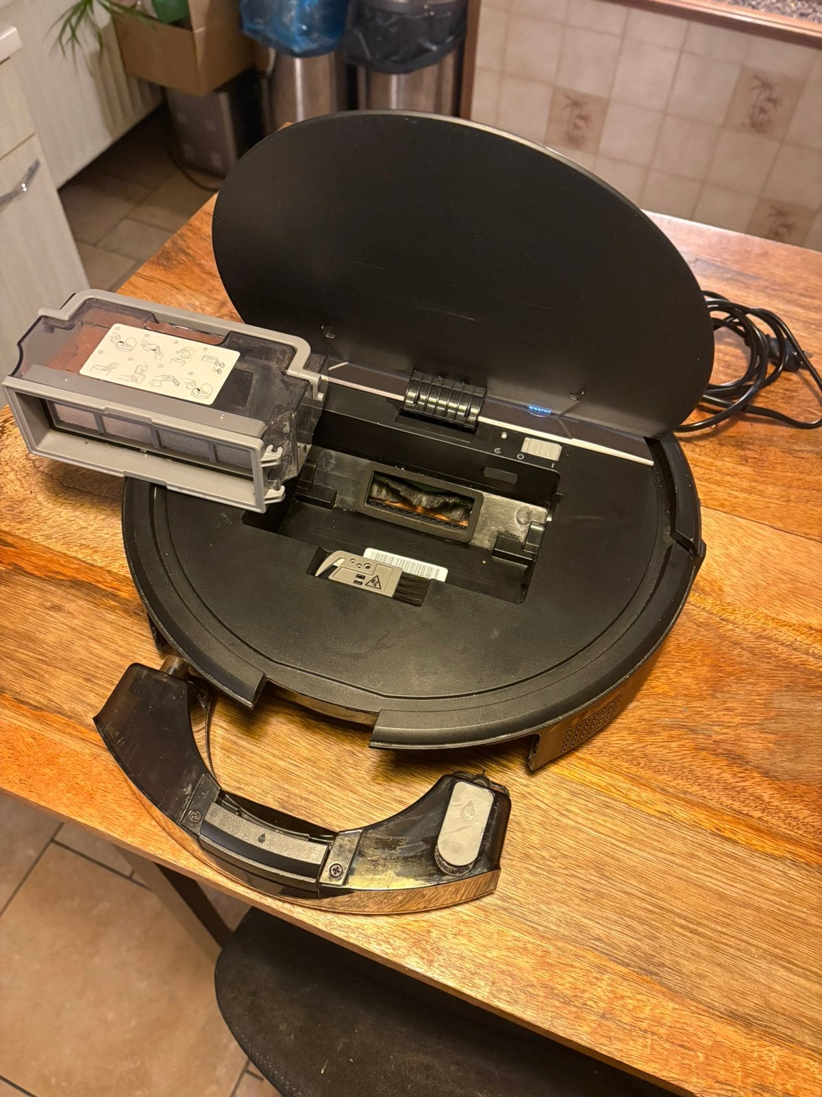 iRobot Roomba Combo RVF-Y1 robotstofzuiger en dweil, Elektronische apparatuur, Ophalen, Zo goed als nieuw, Reservoir, IRobot