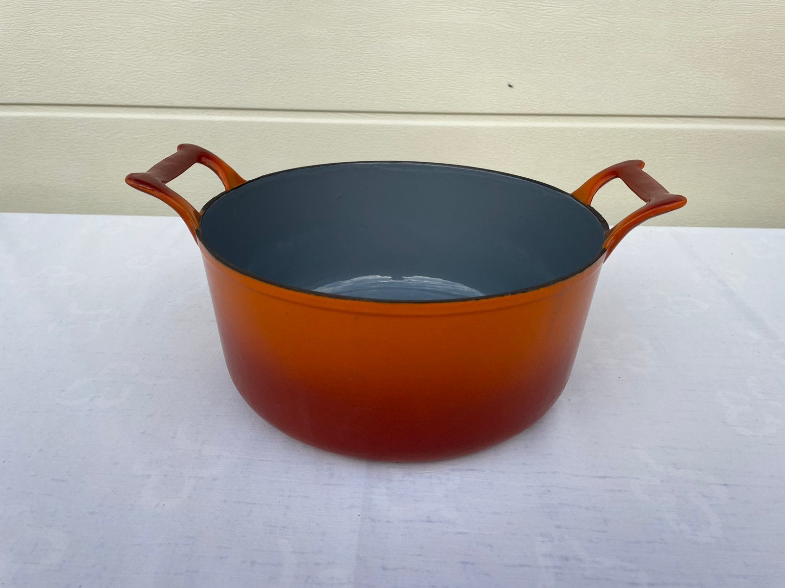 Emaille oranje retro fifties sixties gietijzeren kookpot, Huis en Inrichting, Geschikt voor inductie, Ophalen of Verzenden, Gebruikt