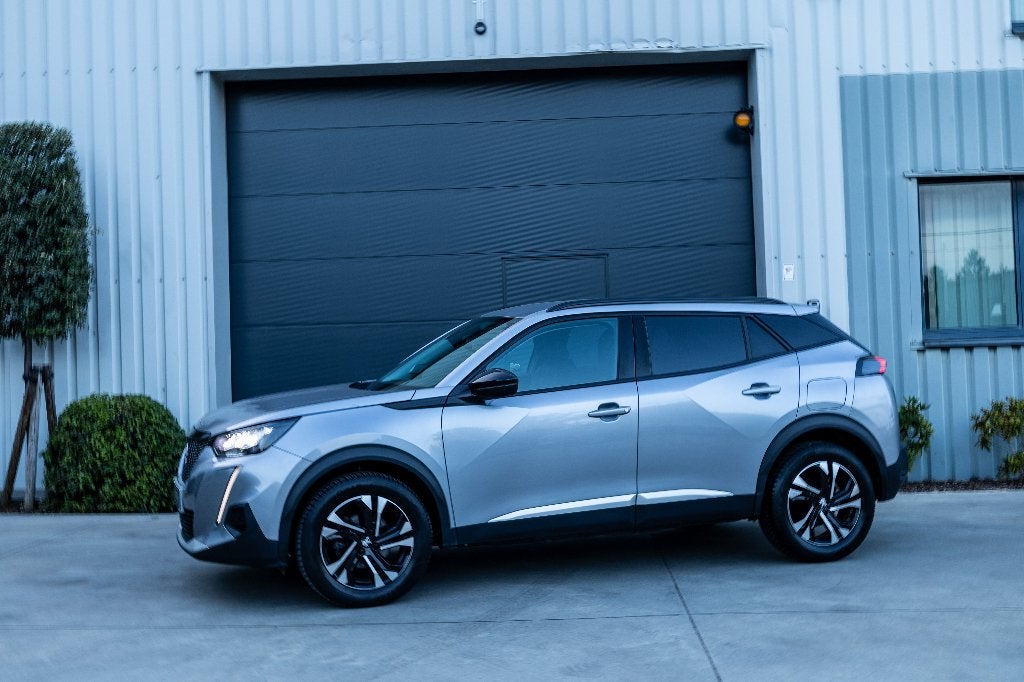Peugeot 2008 LED | Camera | Keyless | Carplay | Garantie, Auto's, Peugeot, Zilver of Grijs, Leder en Alcantara, BTW verrekenbaar