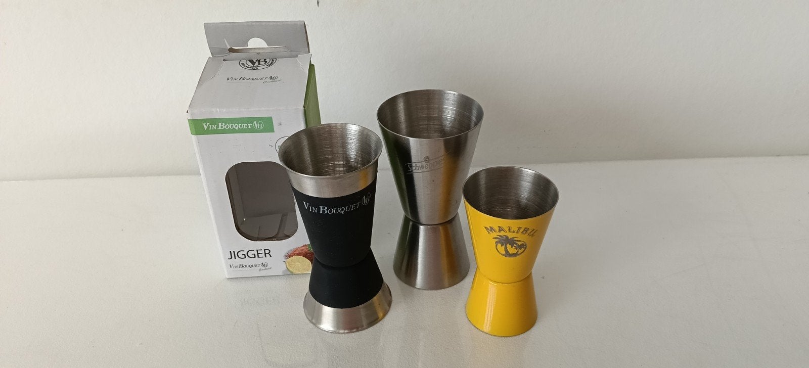 €3 voor 3x barmaatje, jigger. Malibu, Schweppes, Vin Bouquet, Collections, Enlèvement ou Envoi
