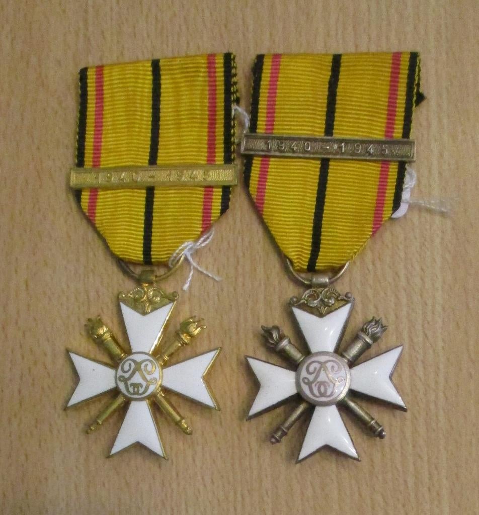 Croix civiques 1940-1945 de 1 ere et 2 eme classe, Enlèvement ou Envoi, Armée de terre, Ruban, Médaille ou Ailes