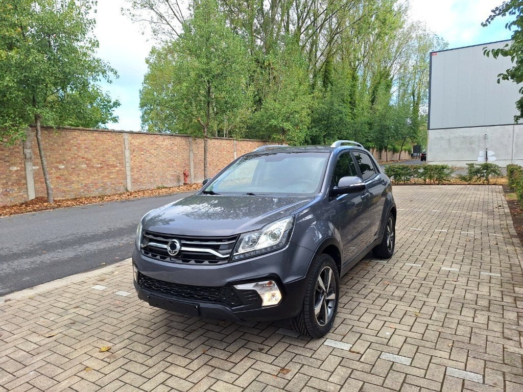 SsangYong Korando 2.0i | Airco | infotainment, Autos, SsangYong, Cuir, Argent ou Gris, Achat, Entreprise