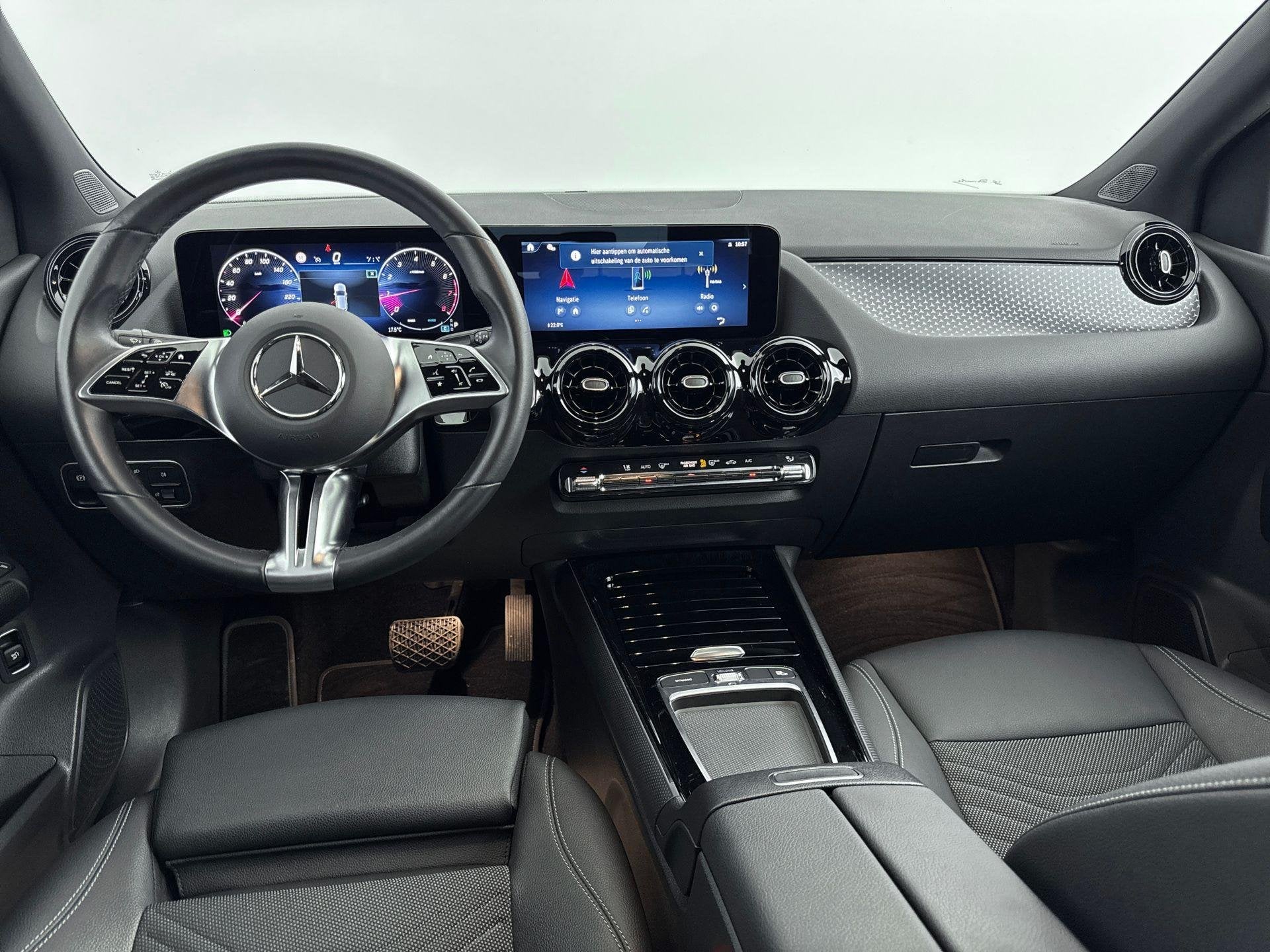 Mercedes-Benz B-Klasse B 180 Automaat Star Edition Limited |, 745 kg, Monovolume, Gebruikt, 4 cilinders