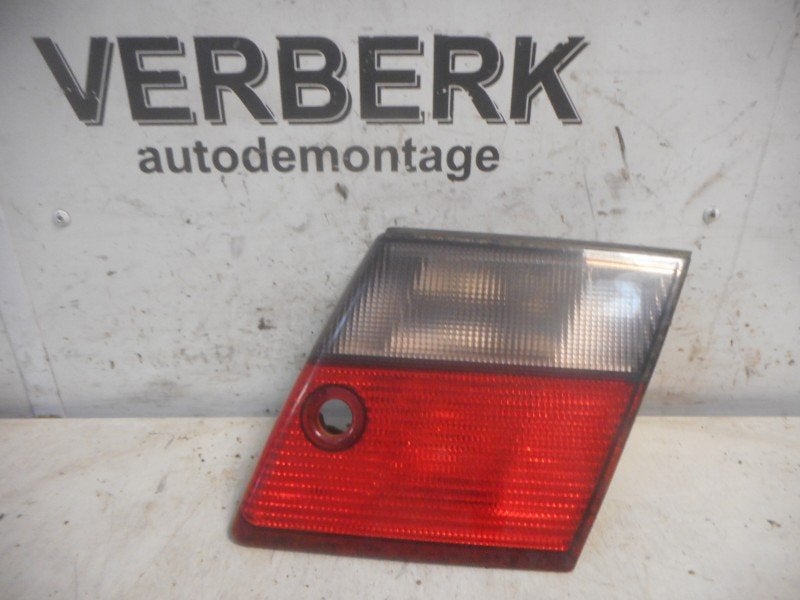 PANNEAU ARRIÈRE DROIT AVEC LAMPE Saab 9-5 (YS3E), Valeo, Utilisé, 100, rue de Courcelles
75017  Paris, FR, Saab