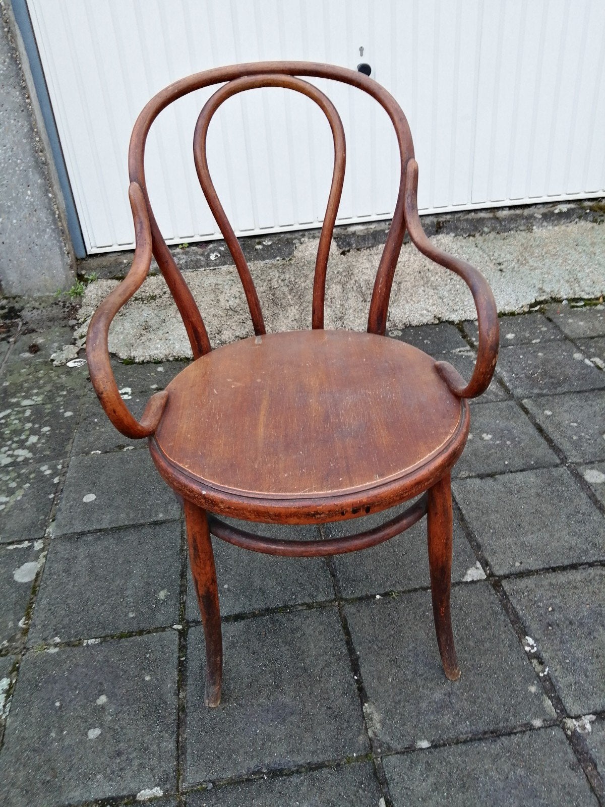chaise Thonet modèle n18 1/2 Datée entre 1881 et 1902, Enlèvement