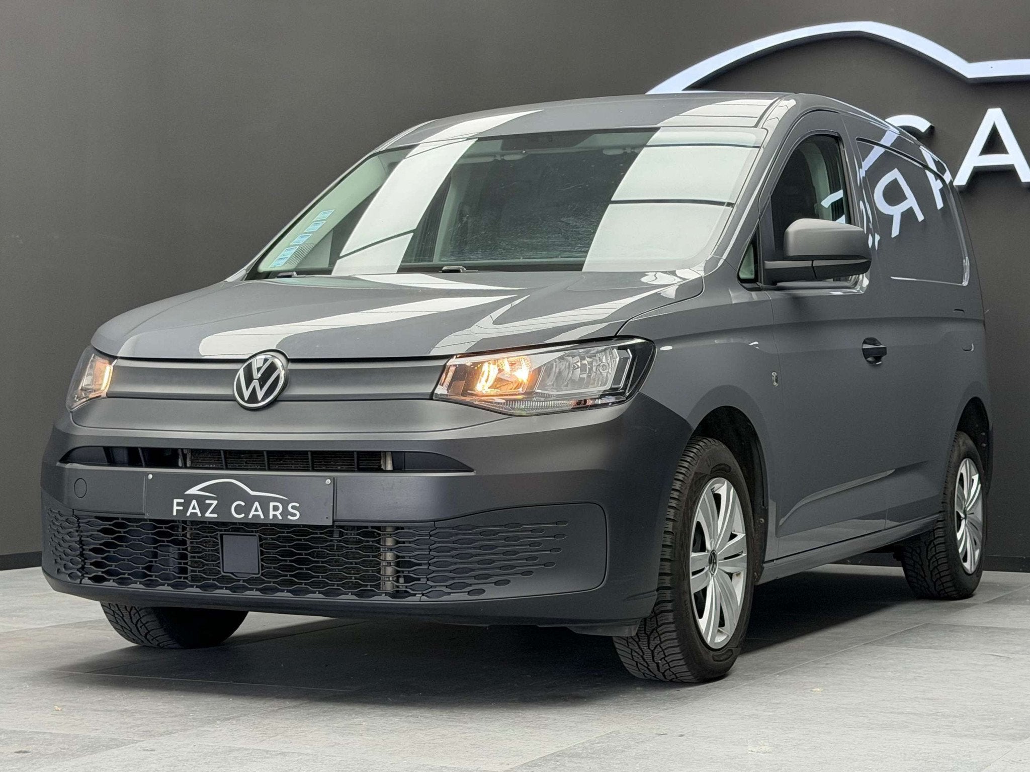 Volkswagen Caddy 1.6 TDi * 1ER PROP + CARPLAY + TVA + GARANT, Autos, Euro 6, Entreprise, 2 places, Noir
