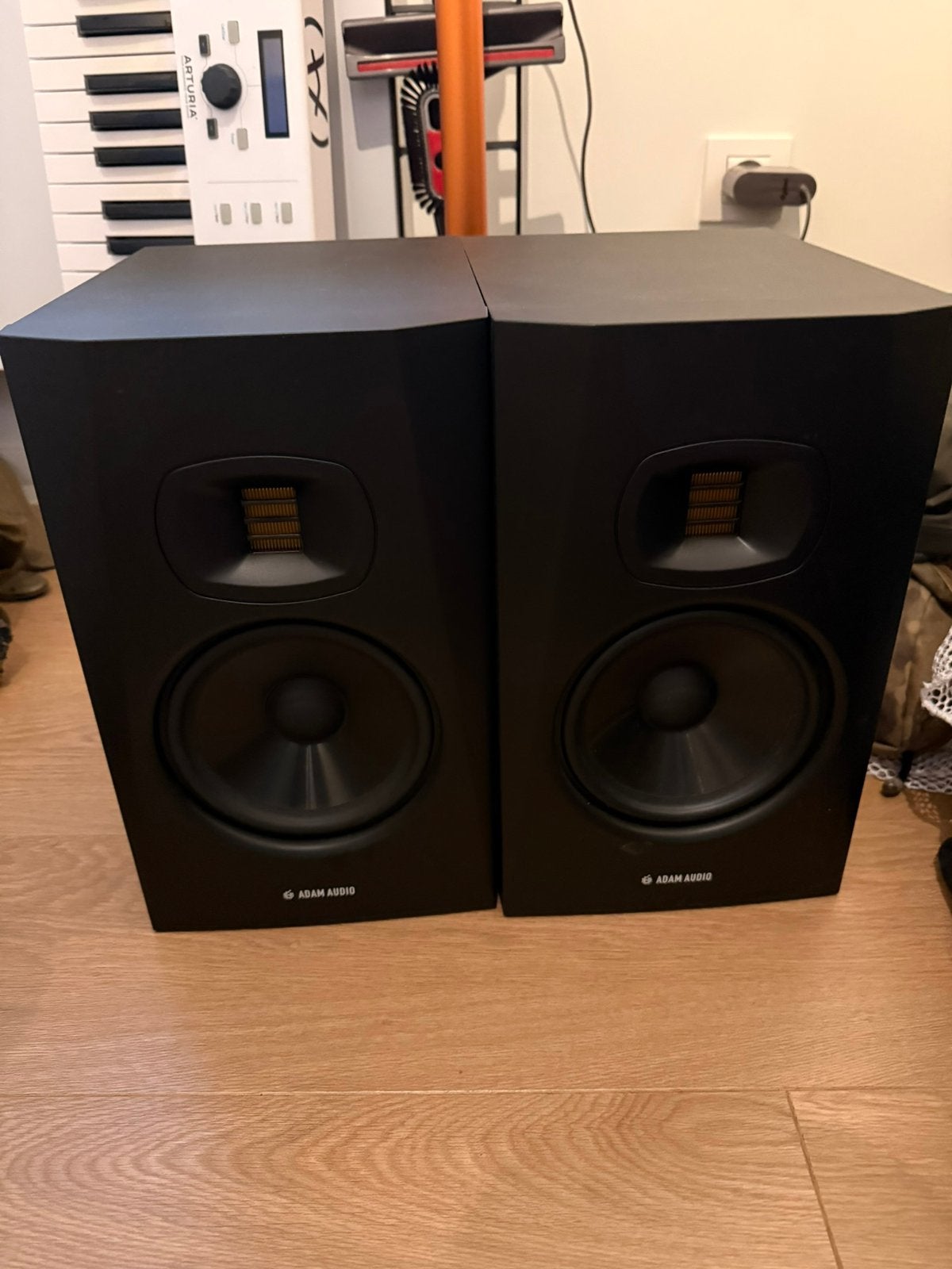 Adam audio T7V, TV, Hi-fi & Vidéo, Enlèvement, Comme neuf, Moniteur de studio