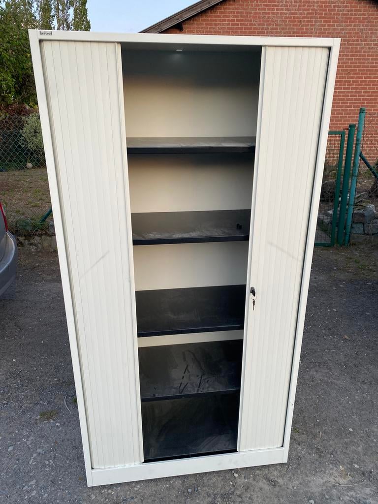 Armoire de bureau à volets, 25 à 50 cm, Avec serrure, 100 à 150 cm, Utilisé