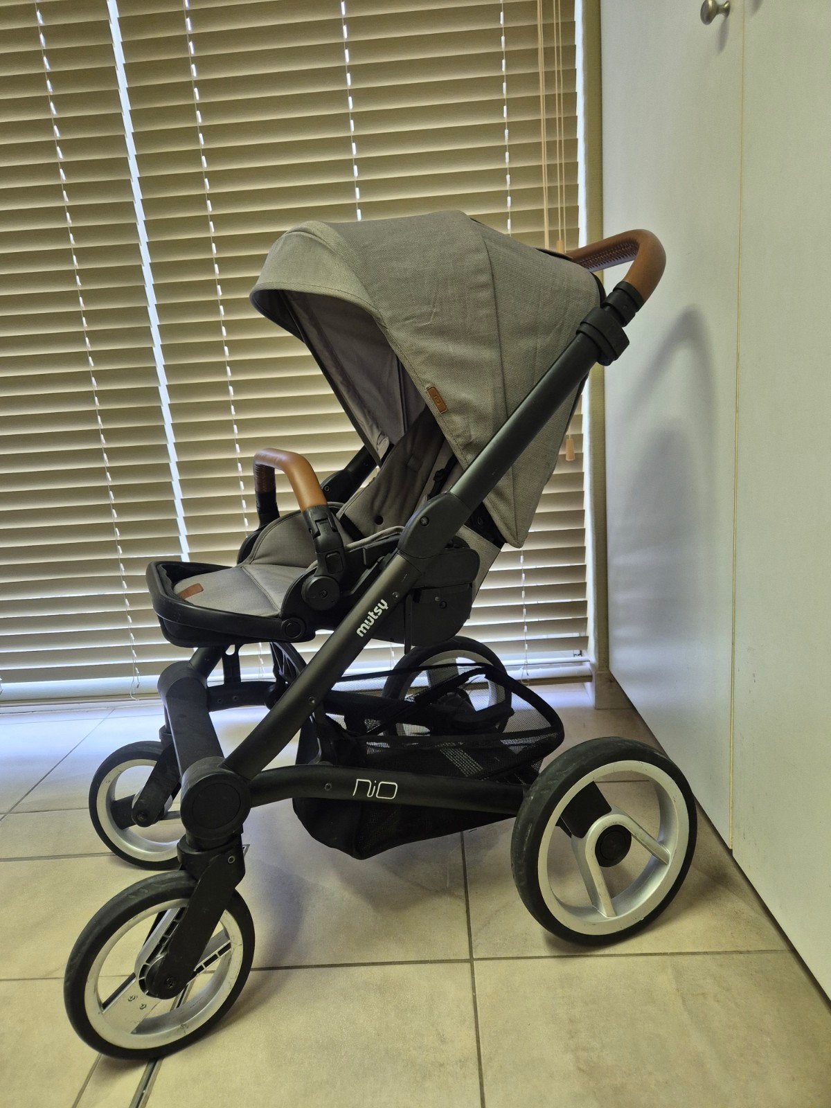 3 in 1 wandelwagen Mutsy, Kinderen en Baby's, Ophalen, Luchtbanden, Zo goed als nieuw, Combiwagen