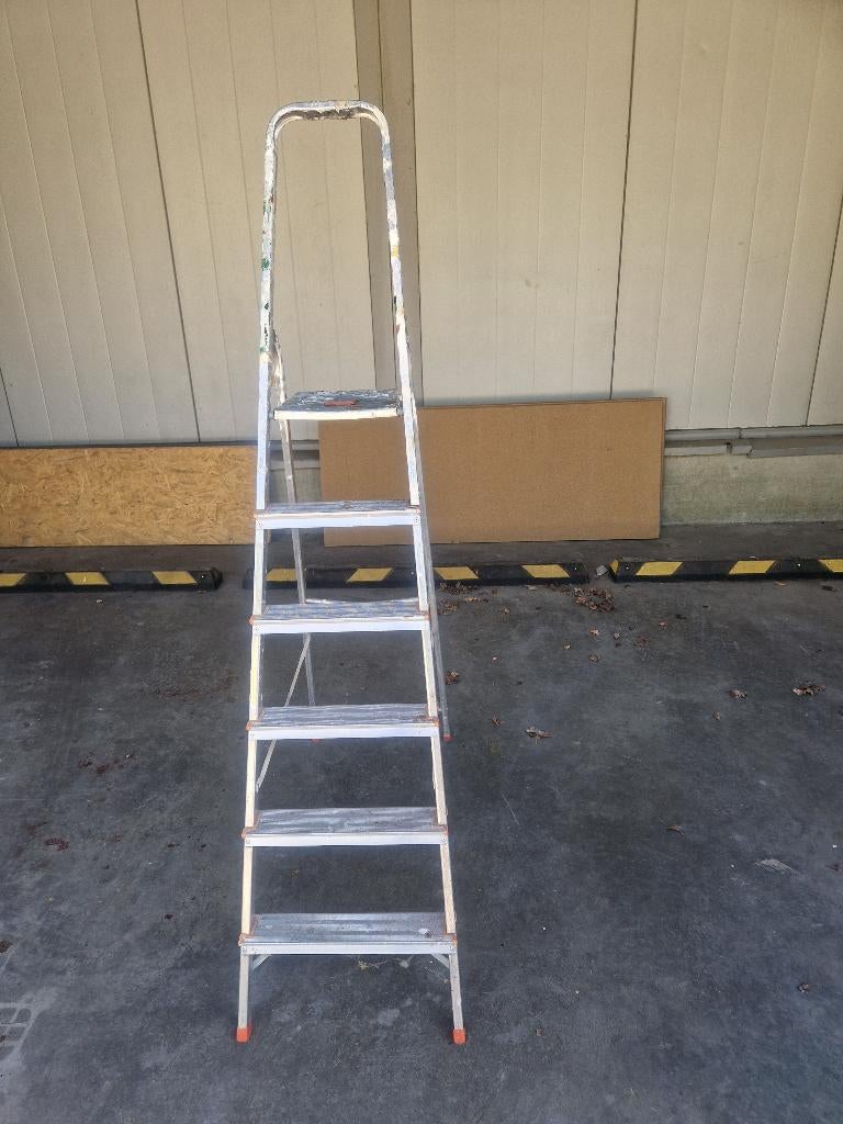 ALUMINIUM PLOOILADDER 6 TREDEN, Doe-het-zelf en Bouw, Ladders en Trappen, Ophalen, Gebruikt, Ladder, Opvouwbaar of Inschuifbaar