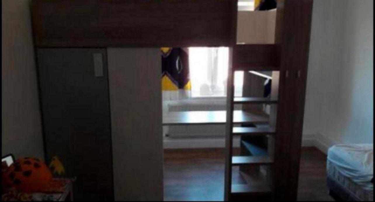 Lit avec bureau garde de robe 2m /1m hauteur 2 m, Enlèvement, Utilisé