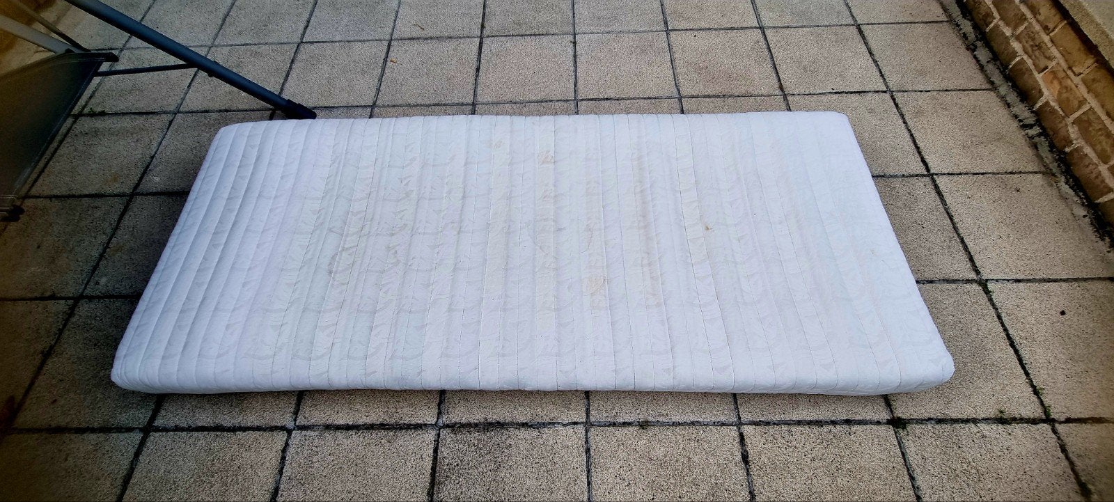 Matelas à ressorts, latex et mousse 90x200cm a donner, 90 cm, Matelas, Une personne, Enlèvement