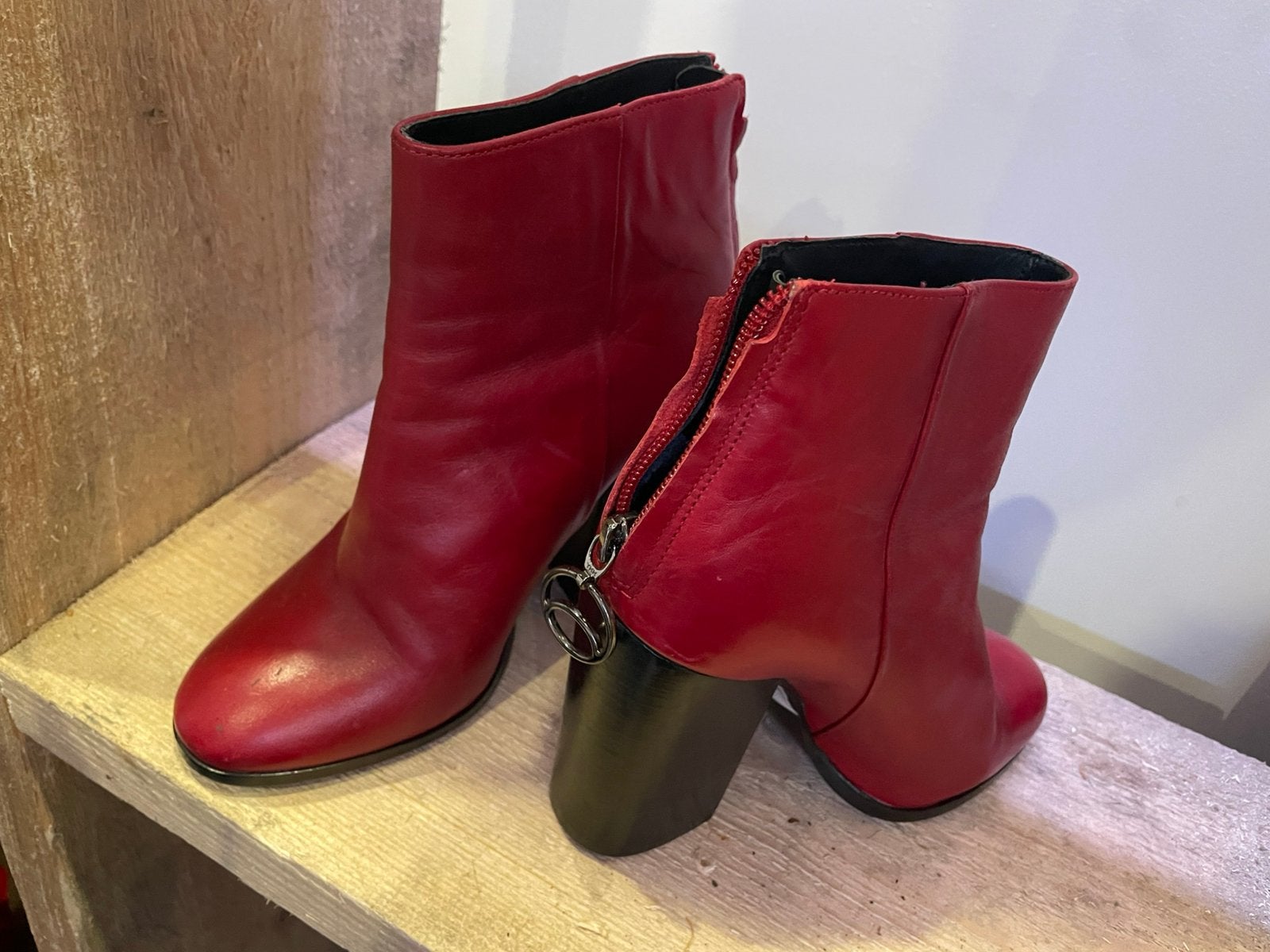 Bottines à talons Minelli - Modèle Garcia - Rouge Rubis  35, Kleding | Dames, Hoge laarzen, Nieuw, Ophalen of Verzenden, Rood