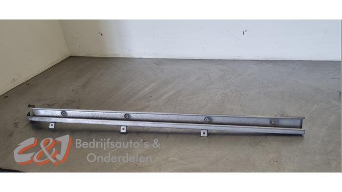 Rail porte coulissante droite d'un Volkswagen Transporter, Volkswagen, -, 3 mois de garantie, Utilisé