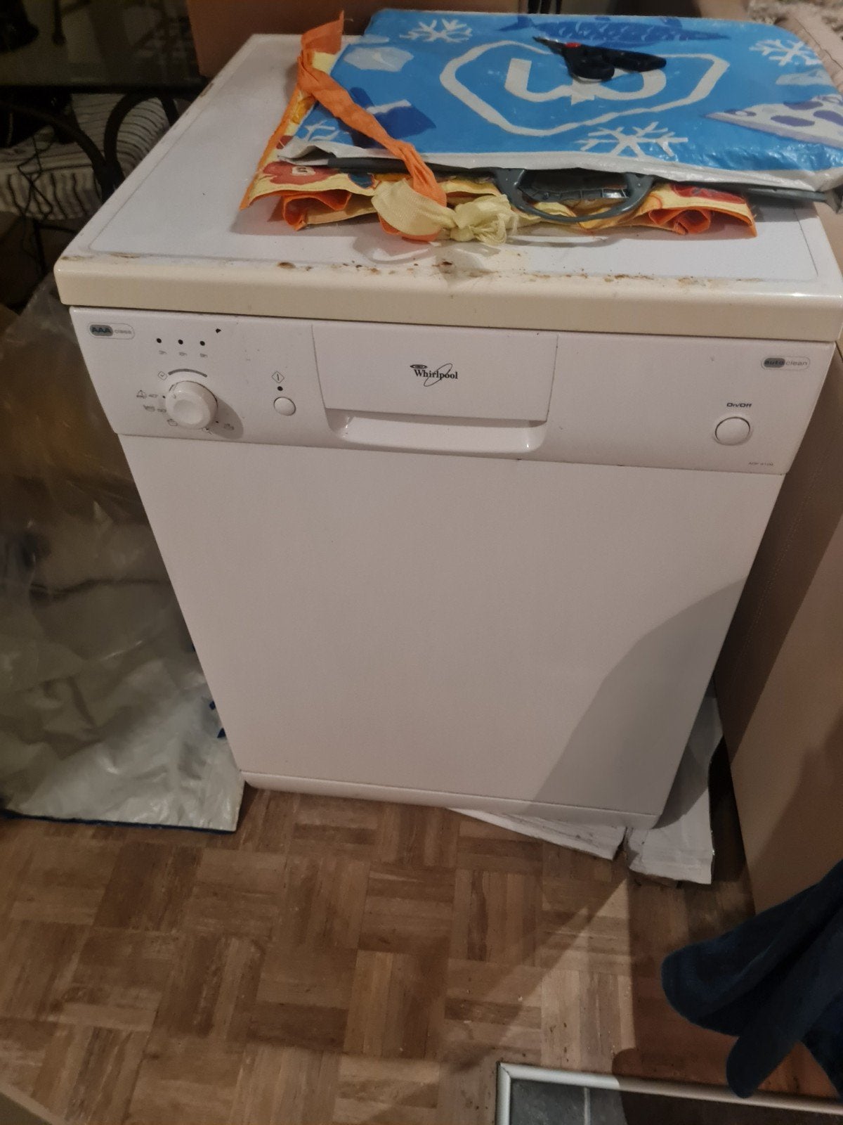 vaatwasmaschine Whirlpool .Verwarmt het water niet, vult het, Elektronische apparatuur, Ophalen, 45 tot 60 cm, Minder dan 85 cm
