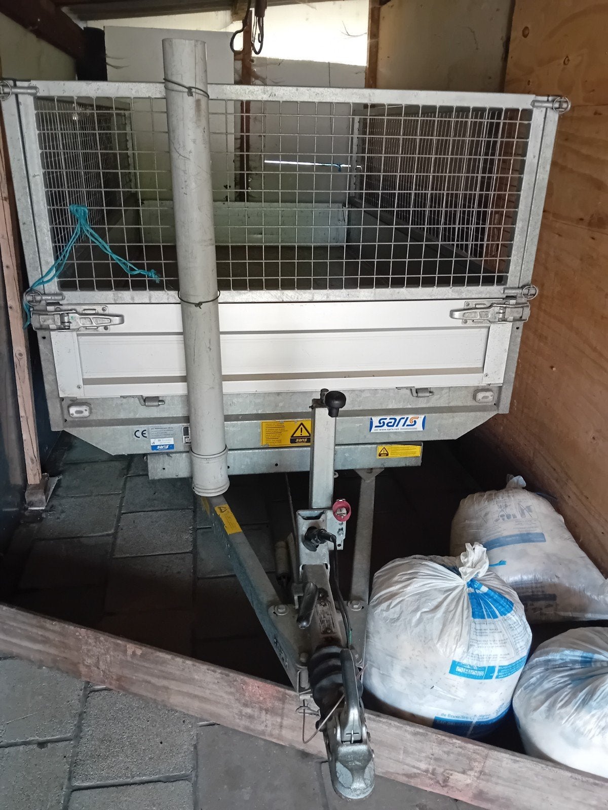 Aanhangwagen saris, Enlèvement