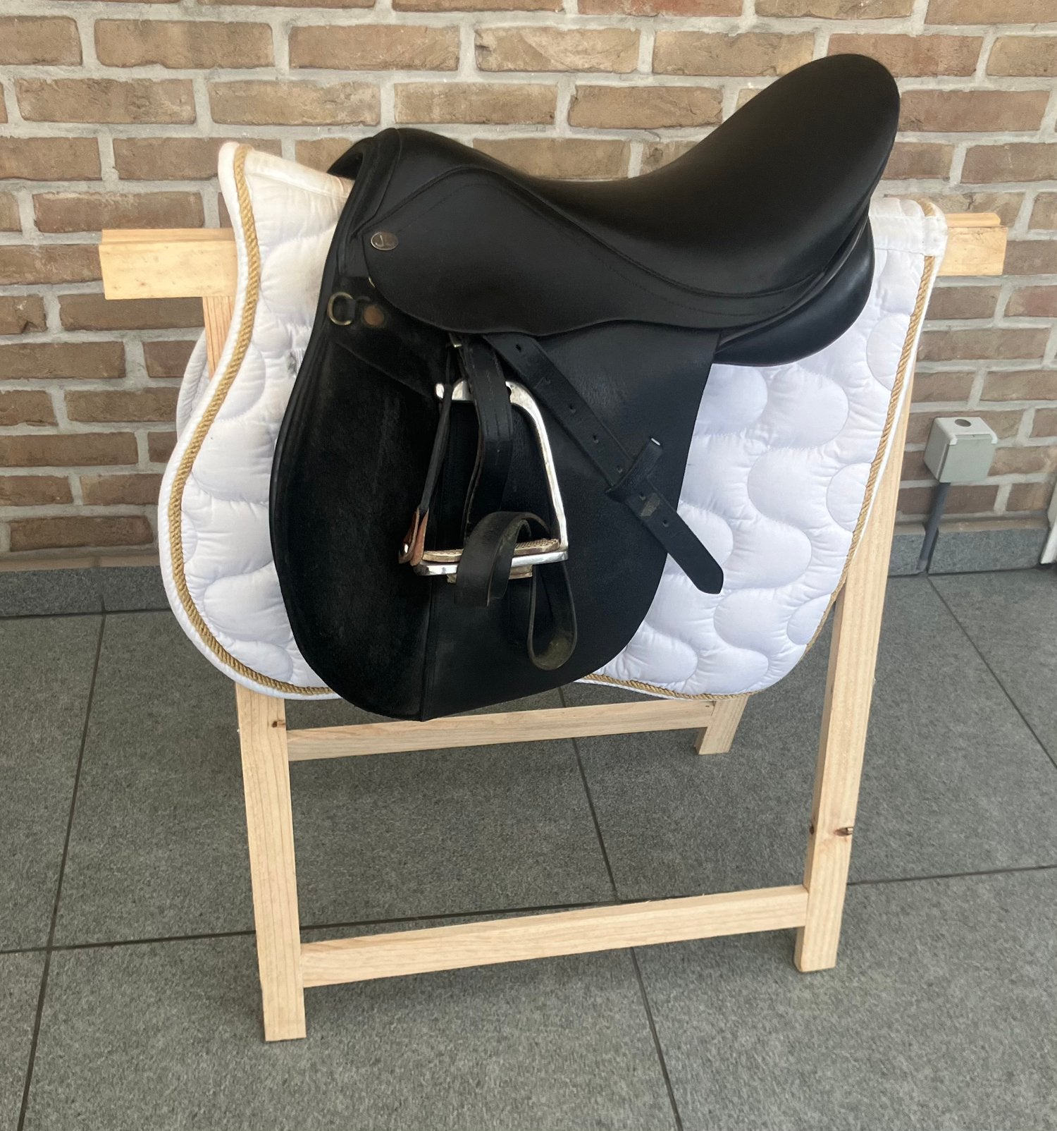 Ponyzadel 16 inch + stijgbeugels, stijgbeugelriemen, Ophalen of Verzenden, Zo goed als nieuw