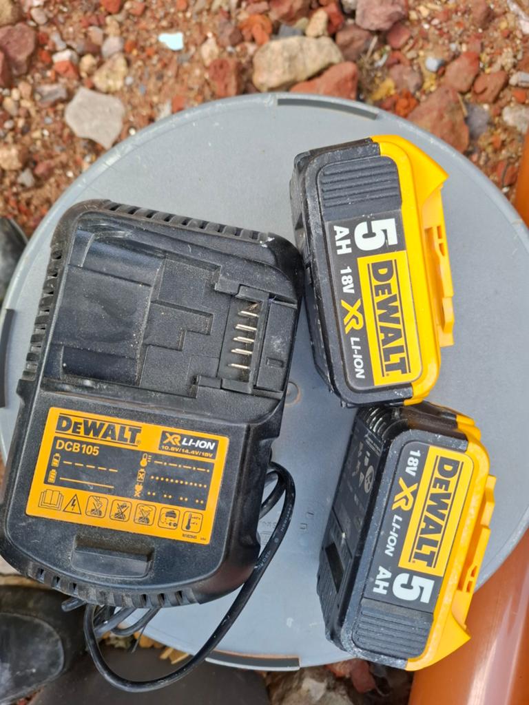 Dewalt, Doe-het-zelf en Bouw, Ophalen