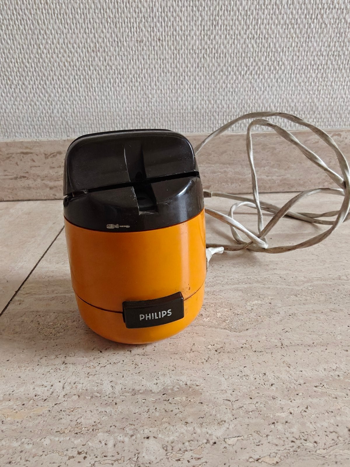 Aiguiseur de couteaux rétro, Enlèvement, Utilisé, Orange
