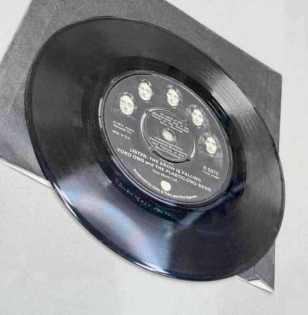 John Yoko The Plastic Ono Band Happy Xmas War Is Over Single, Cd's en Dvd's, Vinyl Singles, Zo goed als nieuw, Single, Pop, 7 inch