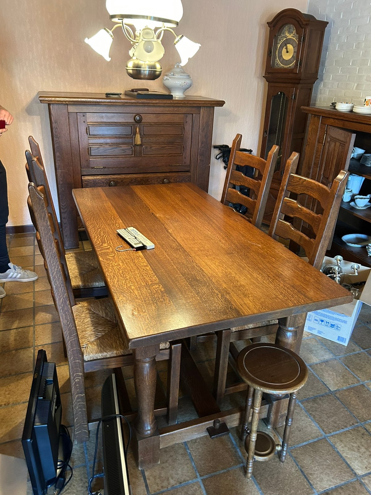 Volledige meubelset eiken materiaal, Huis en Inrichting, Ophalen, Gebruikt, 4 tot 6 stoelen