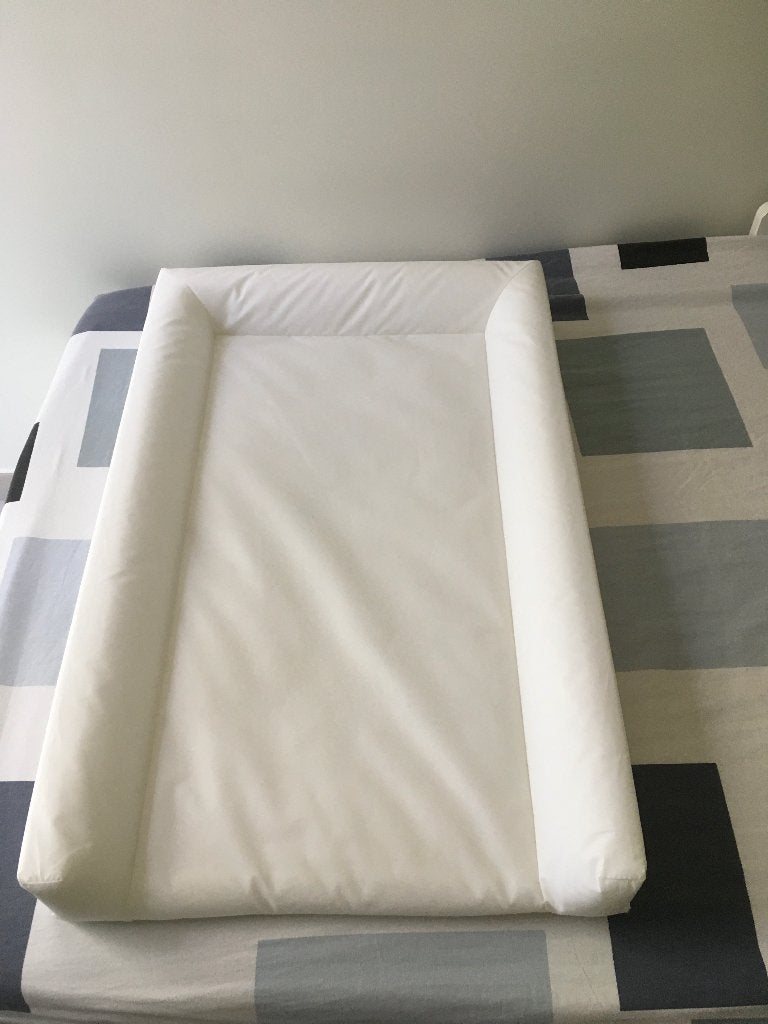 Aankleedkussen Vädra van Ikea in NIEUWSTAAT, hoge zijkanten, Kinderen en Baby's, Ophalen, Nieuw, Aankleedkussen, Standaard