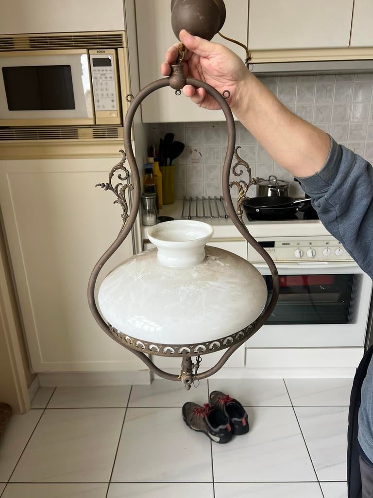 Lampe belge, Enlèvement