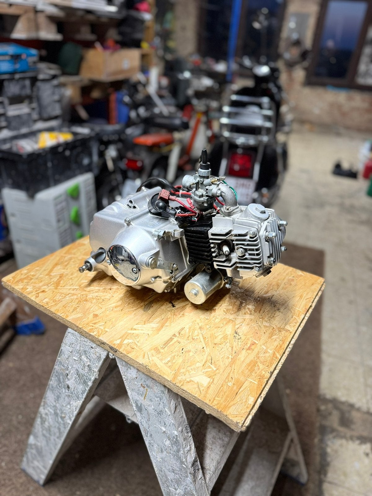 Dax b klasse motorblok, Enlèvement, Carburateur