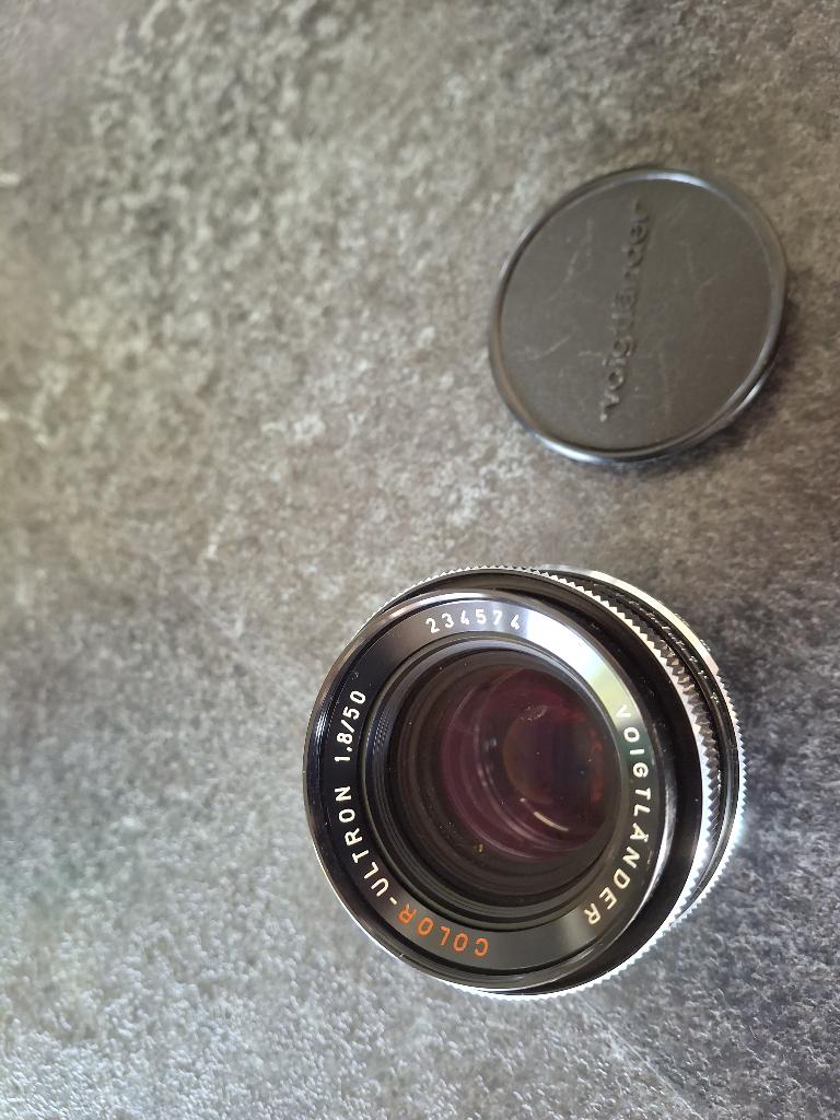 Voigtlander Color Ultron 50mm f1.8 Carl Zeiss/Rollei Planar, Enlèvement ou Envoi, Comme neuf, Lentille standard