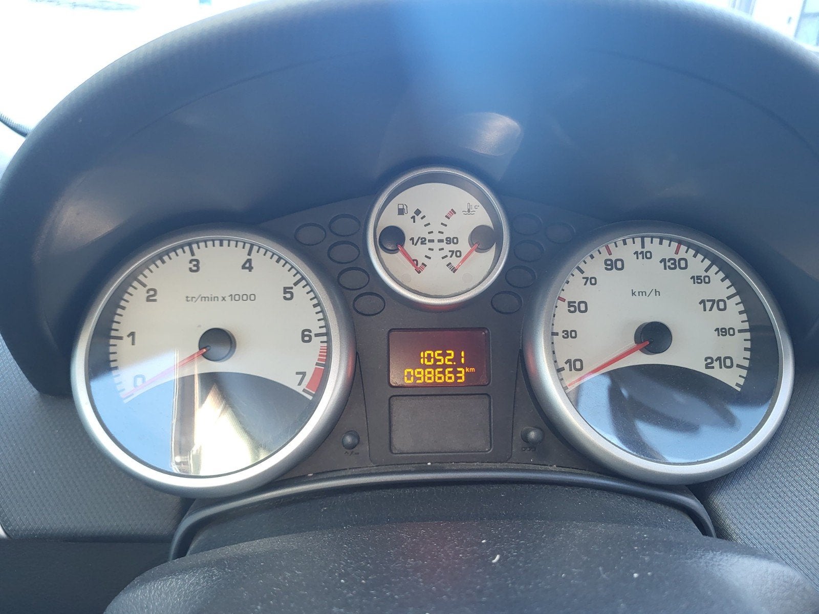 Peugeot 207 te koop met weinig km's!, Handgeschakeld, Particulier, 2 deurs, Stadsauto