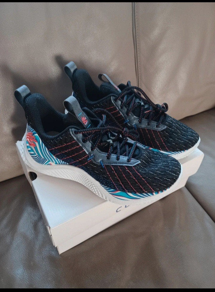 Curry 10 basketbalschoenen, Sport en Fitness, Ophalen