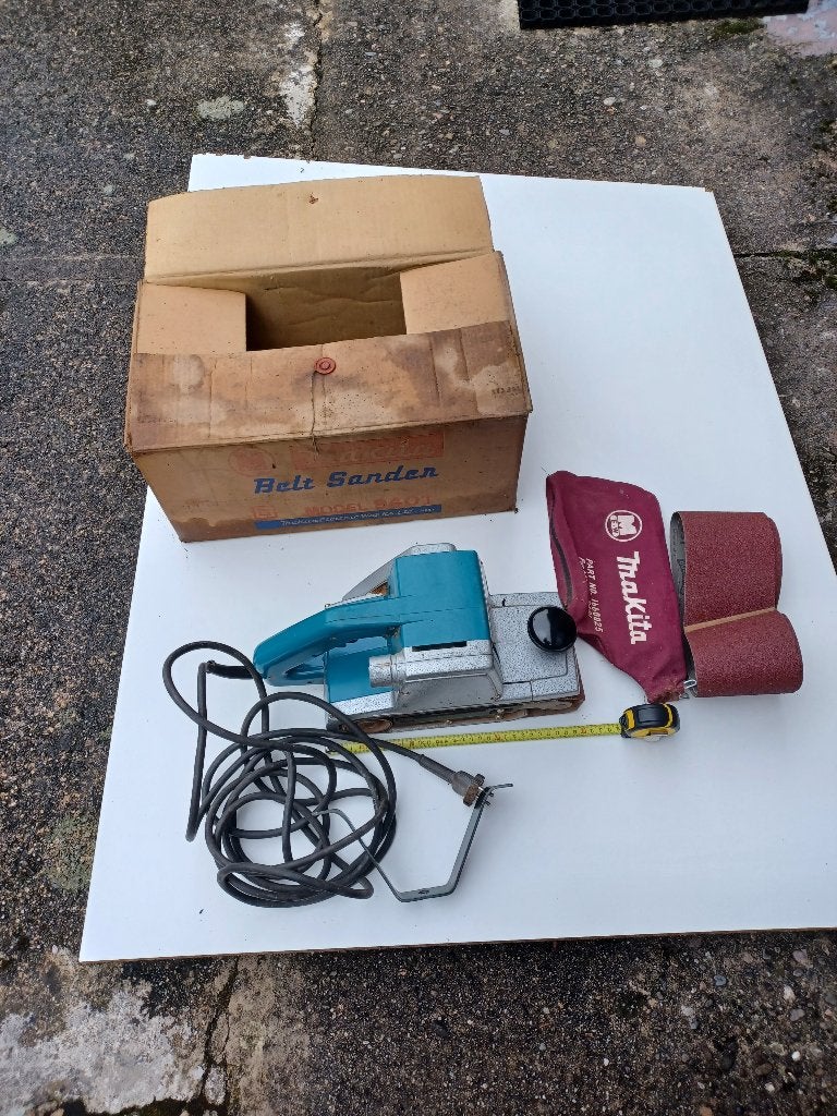 Makita 9401 Professionele Bandschuurmachine, Ophalen, Gebruikt, 600 tot 1200 watt, Bandschuurmachine