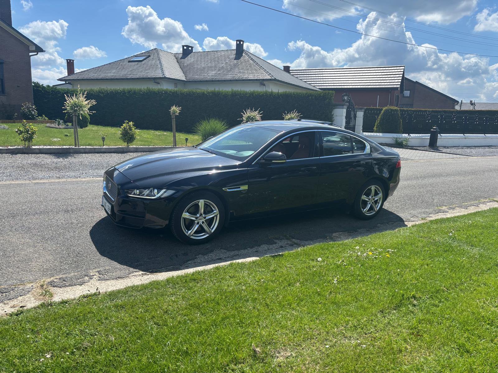 Jaguar XE in perfecte staat, Auto's, Automaat, Euro 6, Zwart, Leder