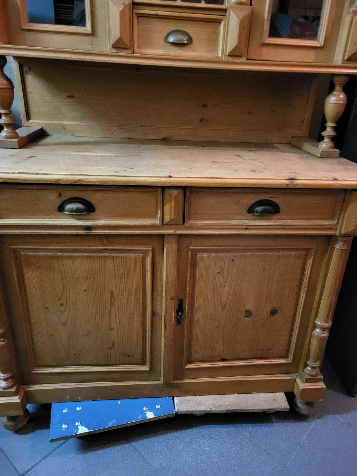 Buffet kast ( oud of antiek ?), Huis en Inrichting, Kasten | Secretaires, Ophalen