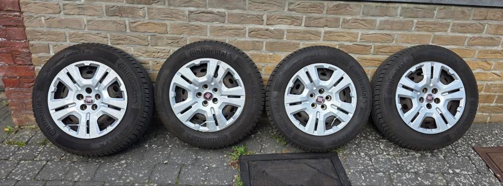 4 Fiat 5x98-velgen + 4 bijna nieuwe Conti 4-seizoensbanden, Ophalen, 15 inch, Banden en Velgen, All Season