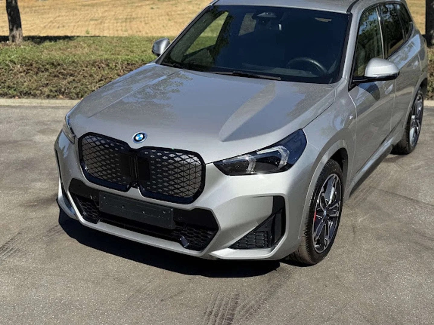 BMW iX1 eDrive20 M Sport PRO / HUD / 360CAM / ACC / LEDER /, Auto's, BMW, Automaat, Gebruikt, Leder, 5 zetels