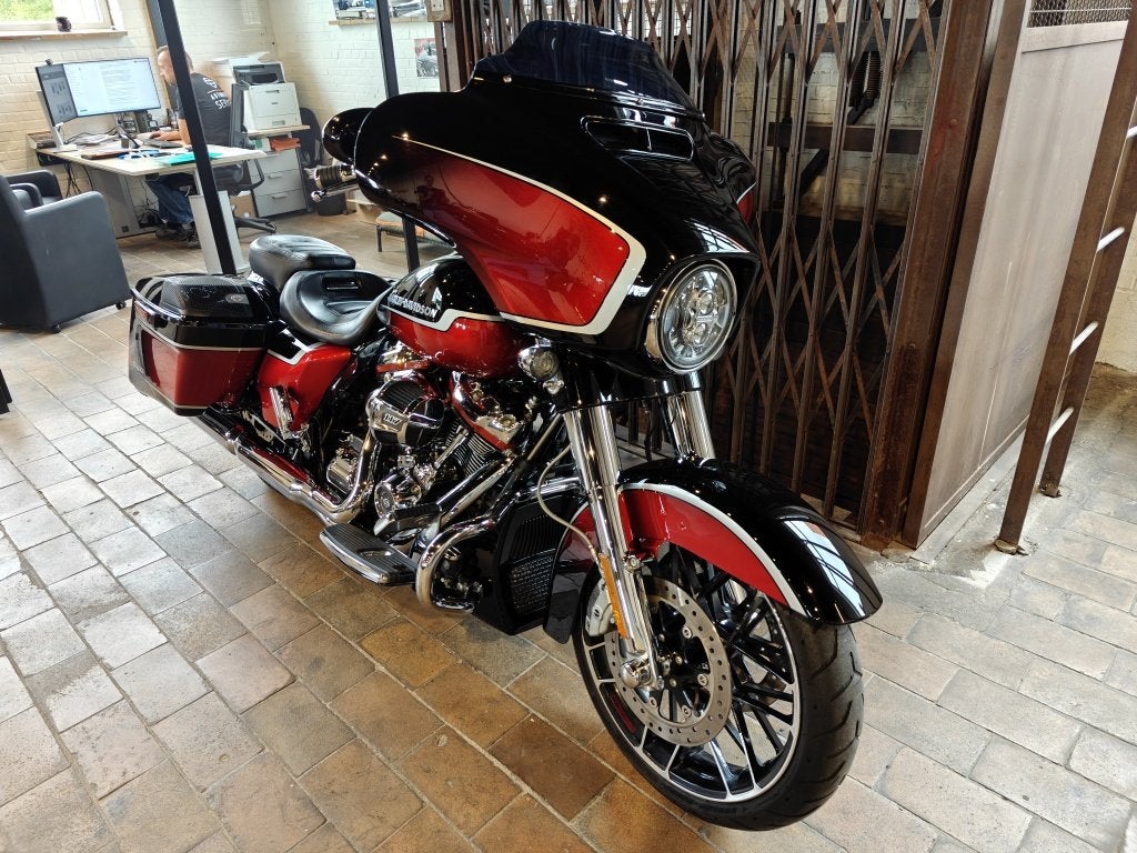 Harley-Davidson TOURING FLHXSE CVO Street Glide, Occasion, Plus de 35 kW, 1923 cm³, Info@freedom-machines.be
