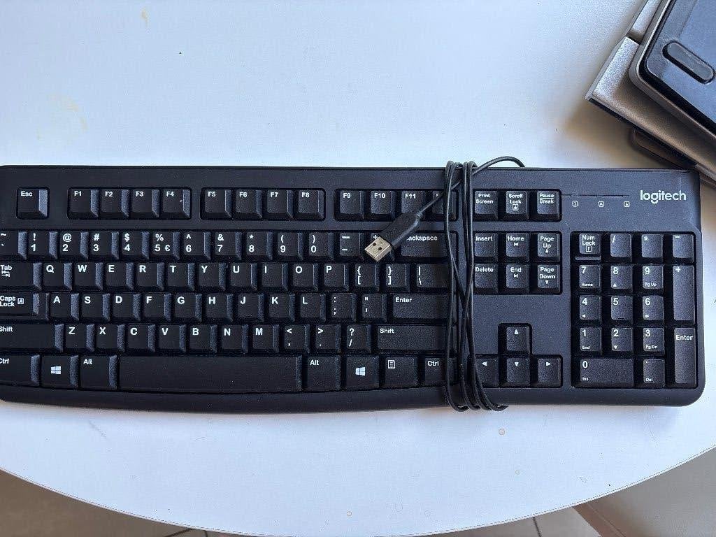 Qwerty toetsenbord Logitech, Computers en Software, Toetsenborden, Ophalen, Qwerty