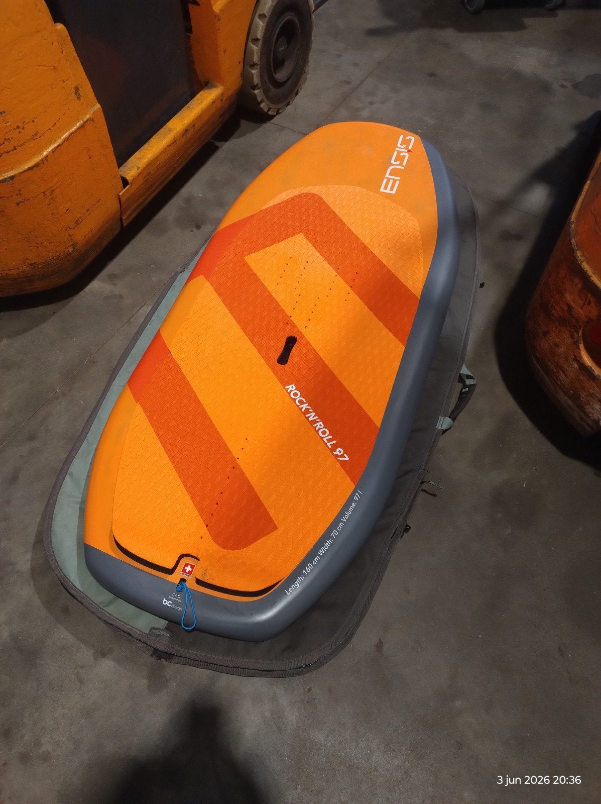 Ensis rock n roll 97 L wing foil wingfoil board, Watersport en Boten, Wingsurfen, Ophalen, Zo goed als nieuw, Wingsurf-board