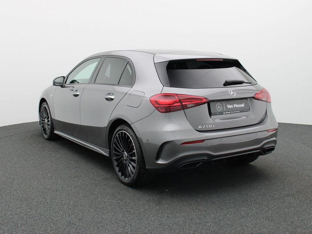 Mercedes-Benz A-Klasse 250 e AMG Line + PREMIUM PLUS + PANO, Electronic Stability Program (ESP), 16 kWh, Noir, 5 places