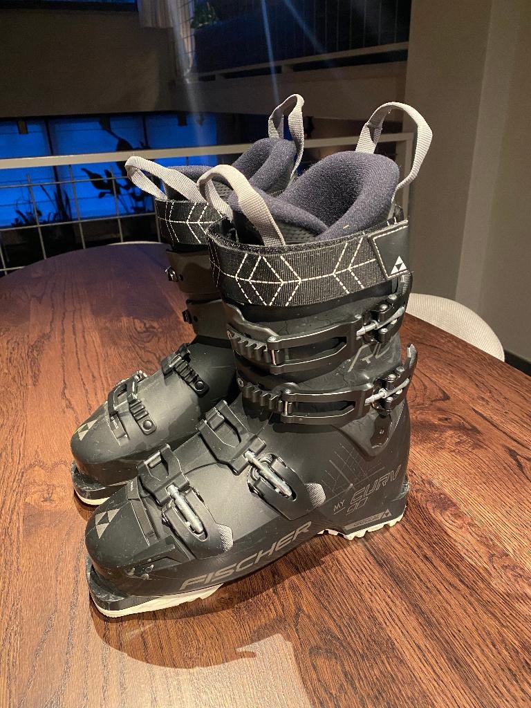Chaussures de ski Fischer RC4 pour femmes (taille 38-39), Sports & Fitness, Ski & Ski de fond, Utilisé, Chaussures, Fischer, Enlèvement