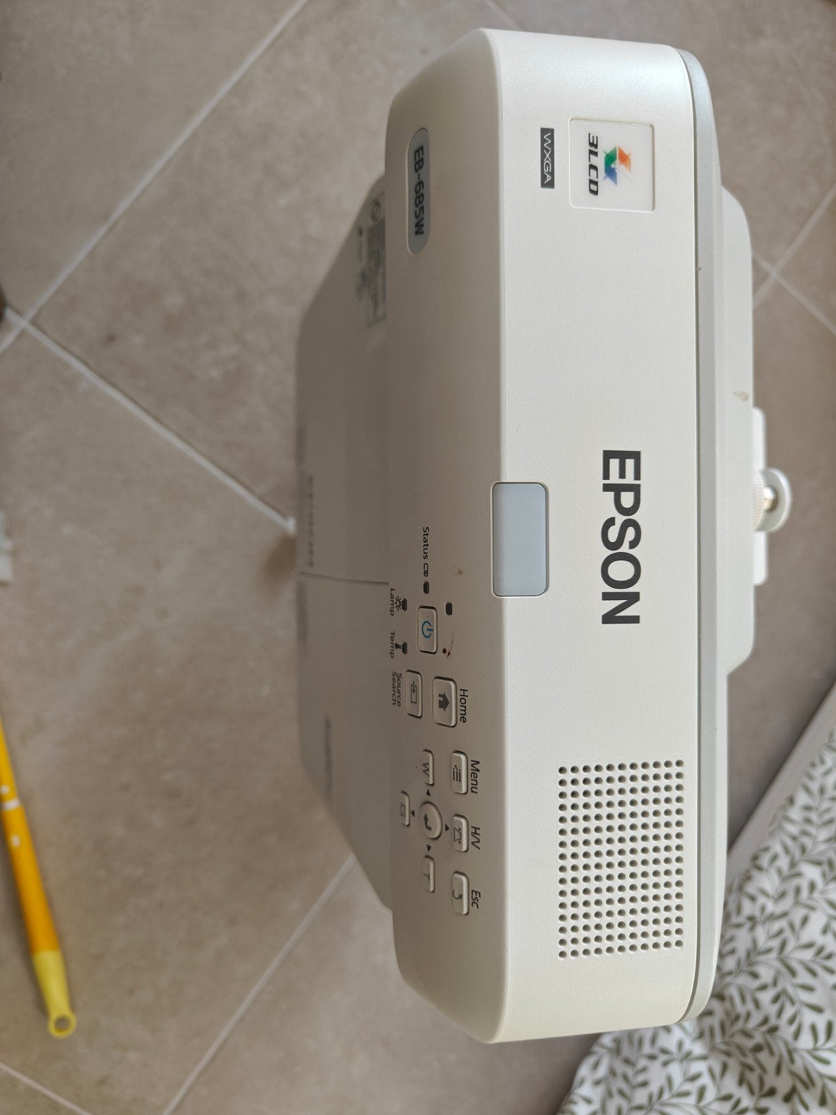 Beamer Epson EB-685W Ultra Short Throw Beamer, Enlèvement