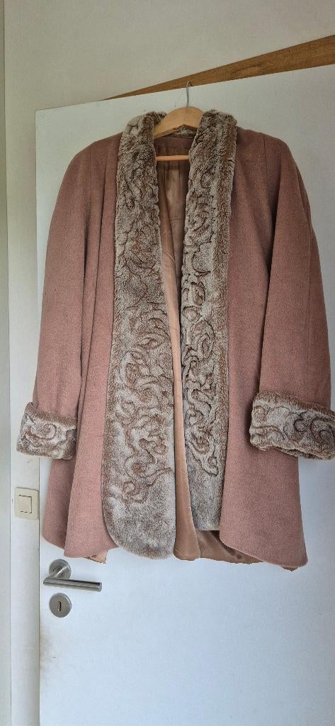 Winterjas met namaakbond, Ophalen of Verzenden, Gedragen, Maat 42/44 (L), Beige