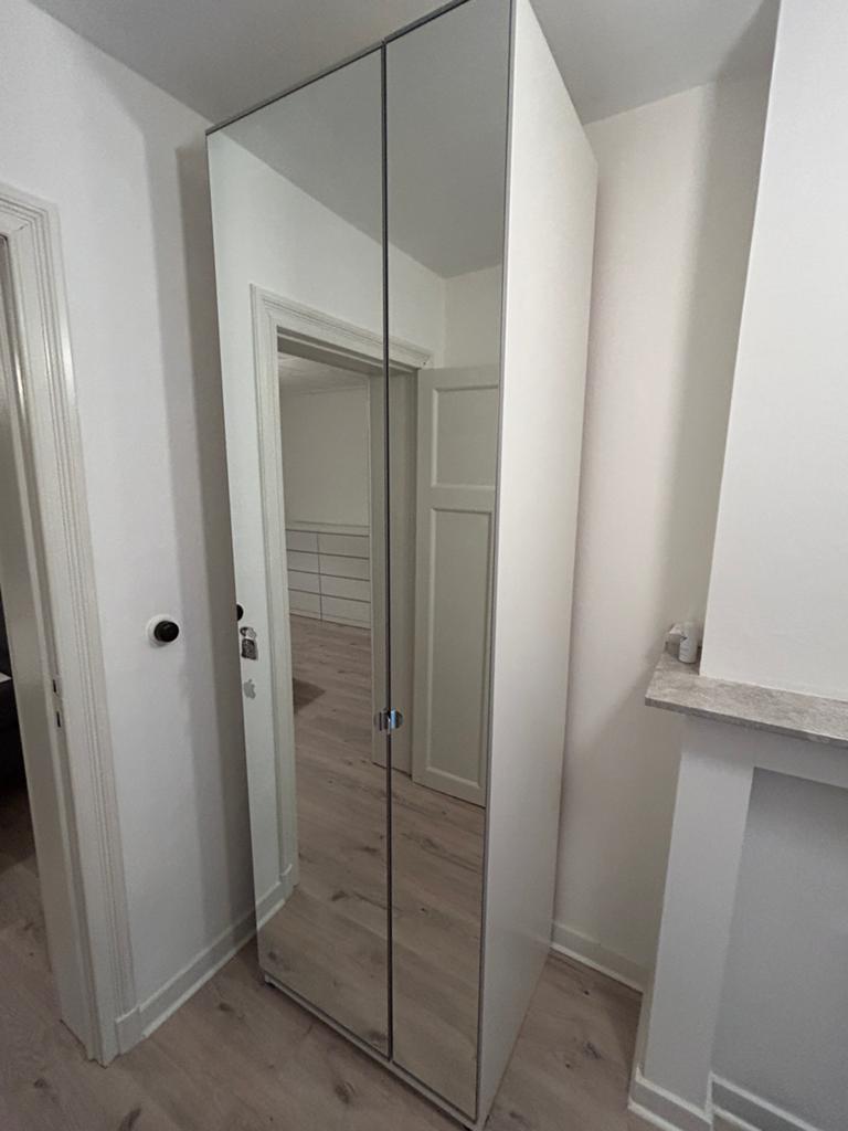 Ikea Pax kast met 2 spiegeldeuren en inrichting, Ophalen, Zo goed als nieuw