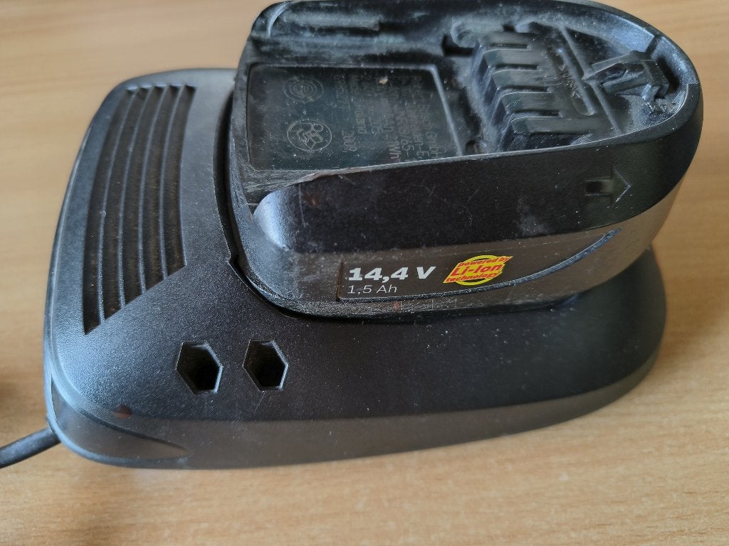 Bosch lader + batterijAL 2215 CV, Ophalen of Verzenden, Gebruikt