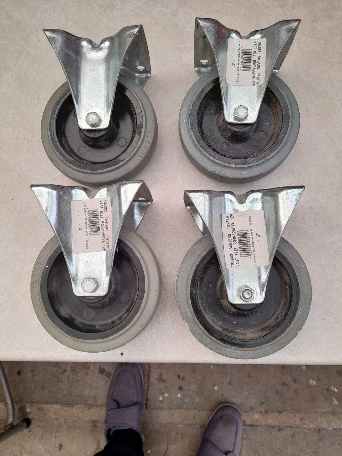 4 zware wielen, Ophalen