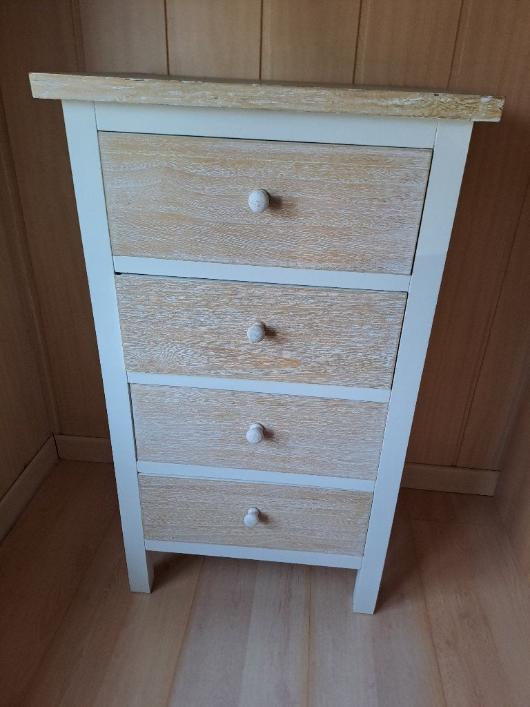 Landelijke Kastjes, Enlèvement