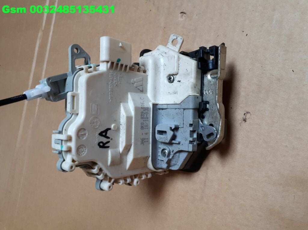 8k0839016c a4 deurslot a5 portierslot q5 a6 a7 = 2007-2017, Gebruikt, AUDI AG, Auto-Union-Strasse 1
85045  Ingolstadt, DE, Audi