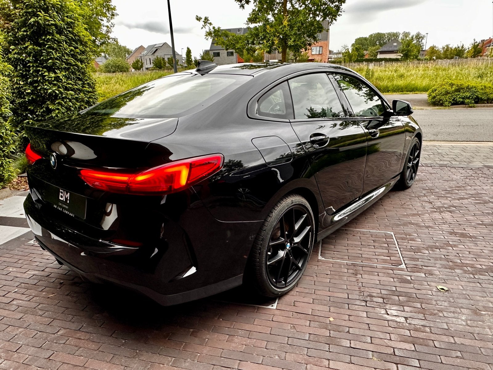 BMW 218 IA GRAN COUPE M-SPORT SHADOWLINE, Auto's, BMW, Zwart, Leder, Bedrijf, 5 zetels